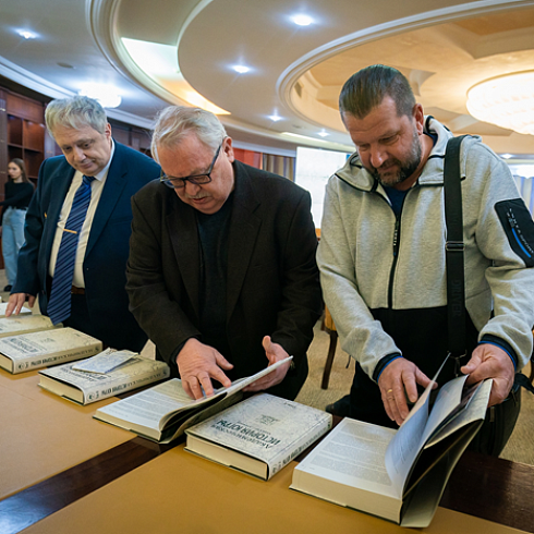 Издательский Дом «Новости Югры» подготовил к печати восьмитомник  академической истории региона